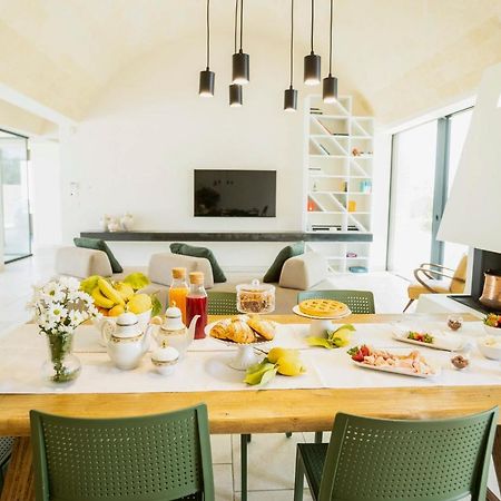 Dimora La Scaledda Bed & Breakfast Serranova ภายนอก รูปภาพ