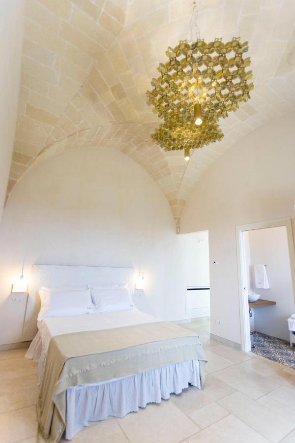 Dimora La Scaledda Bed & Breakfast Serranova ภายนอก รูปภาพ