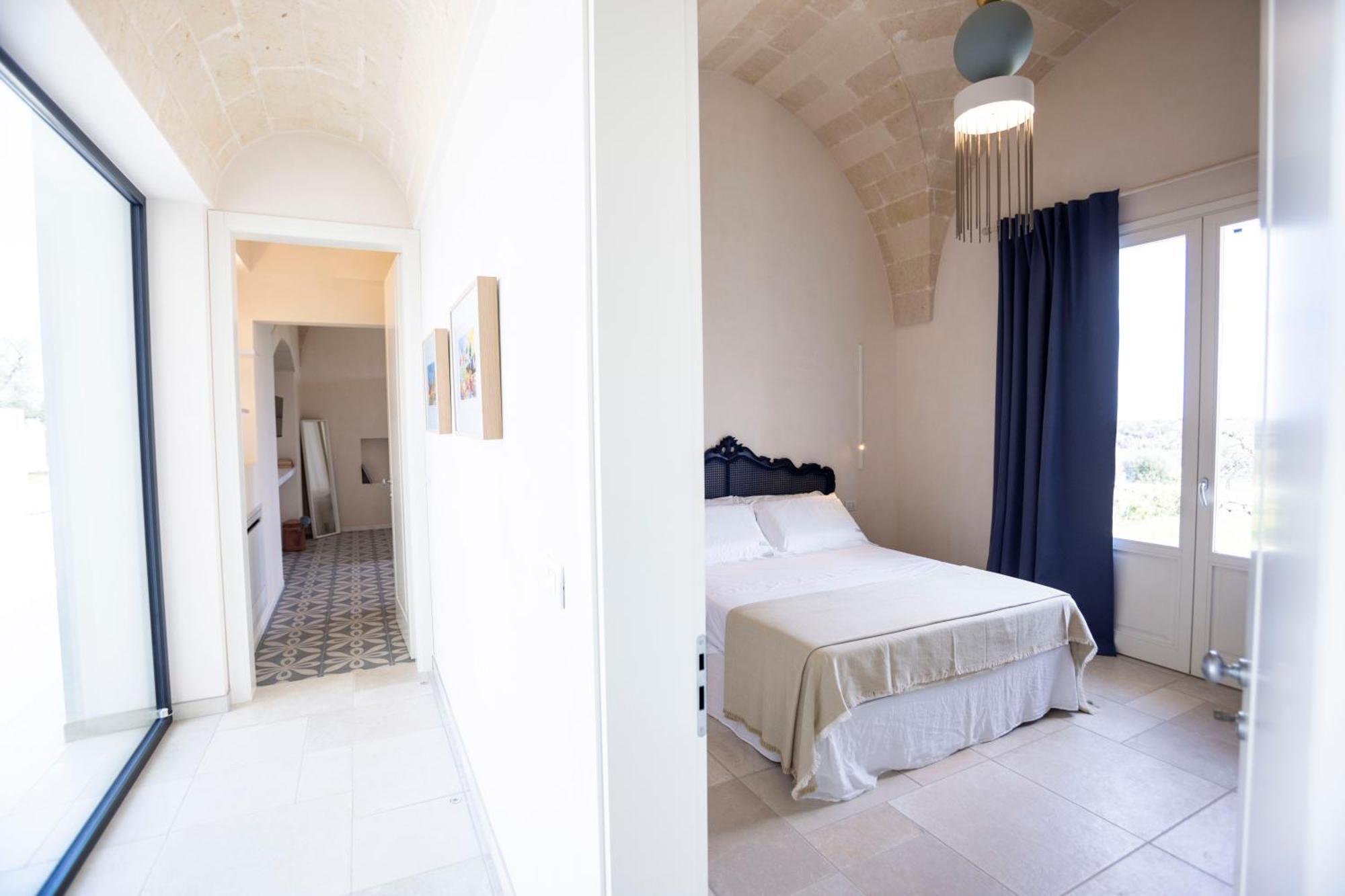 Dimora La Scaledda Bed & Breakfast Serranova ภายนอก รูปภาพ
